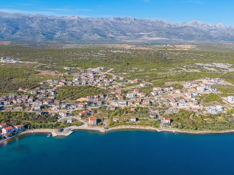 Coast, Coastal And Oceanic Landforms, Bank, Sea, Shore, Bay, Ocean, Beach, Cove, Headland