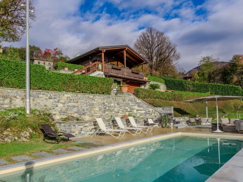 Building, Azure, Swimming Pool, Sky, Shade, Tree, Water, Rectangle, Urban Design, Outdoor Furniture