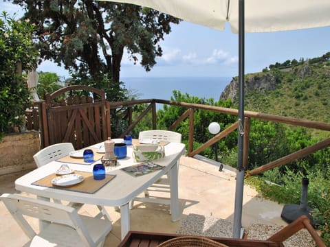 Sky, Property, Table, Tableware, Azure, Outdoor Furniture, Interior Design, Architecture, Outdoor Table, Shade
