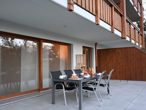 Table, Building, Property, Furniture, Chair, Wood, Lighting, Shade, Interior Design, Architecture