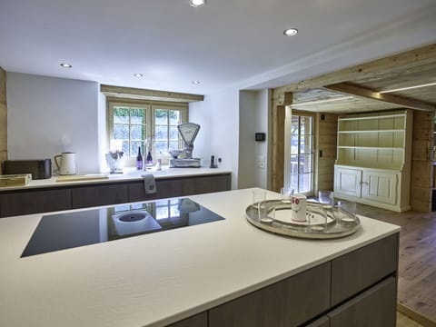 Furniture, Cabinetry, Tap, Countertop, Sink, Kitchen, Table, Wood, Flooring, Floor