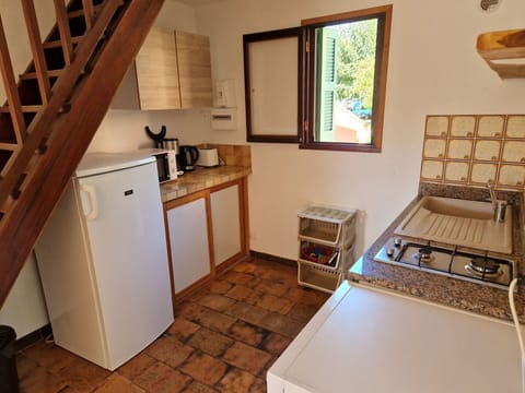 Property, Cabinetry, Wood, Interior Design, Flooring, Floor, Hardwood, Window, Real Estate