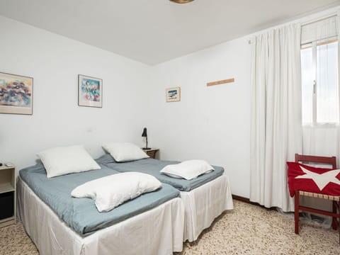 Furniture, Window, Comfort, Wood, Lighting, Picture Frame, Floor, Building, Flooring