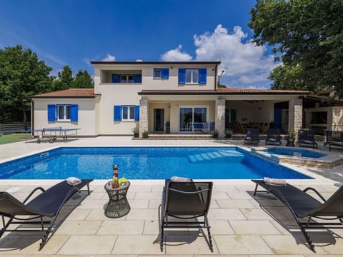 Sky, Property, Window, Cloud, Water, Swimming Pool, Plant, Azure, Chair, Building