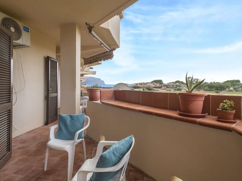 Sky, Cloud, Property, Furniture, Plant, Azure, Chair, Shade, Wood, Flowerpot