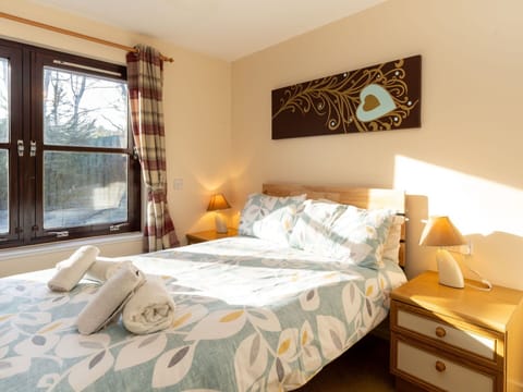 Furniture, Property, Window, Building, Comfort, Wood, Textile, Interior Design, Shade, Floor