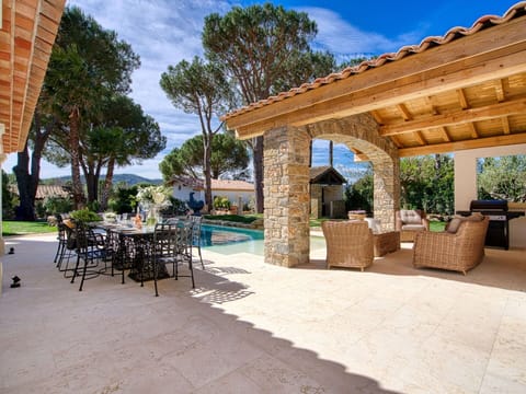 Plant, Sky, Property, Building, Azure, Blue, Tree, House, Leisure, Residential Area