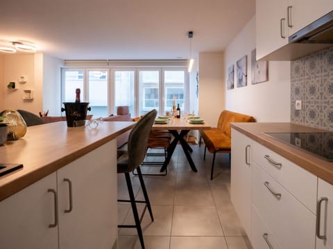 Table, Cabinetry, Furniture, Window, Chair, Wood, Lighting, Kitchen, Countertop, Interior Design