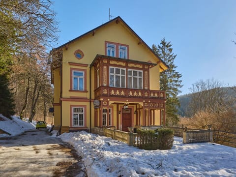 Sky, Building, Plant, Window, Snow, Tree, Door, House, Cottage