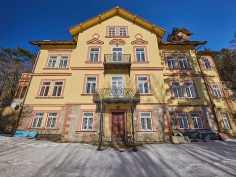 Sky, Window, Building, Tree, Plant, Wood, Facade, Symmetry, Door