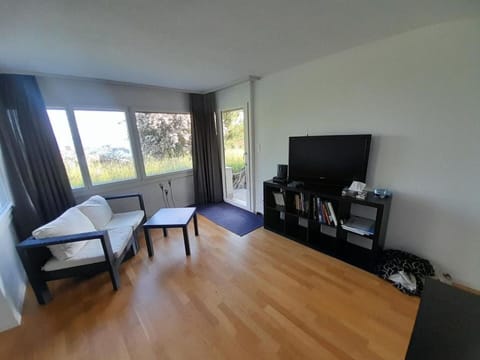 Building, Interior Design, Flooring, House, Floor, Wood, Automotive Design, Composite Material, Glass