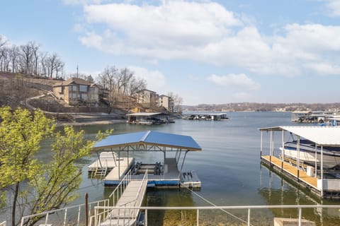 LAKEOZARKVACATION.COM