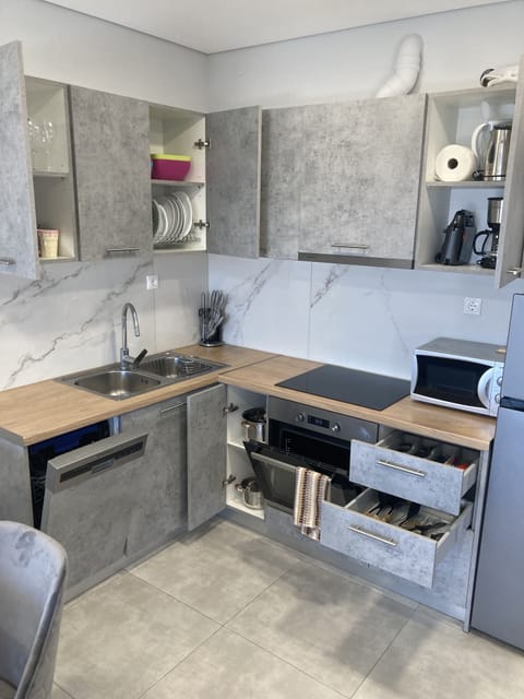 Full equipped kitchen 3