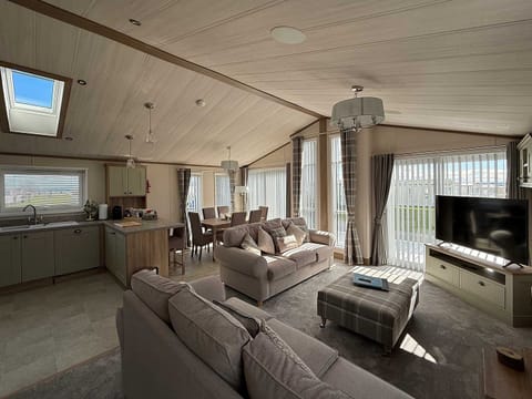 Living Room / Lounge