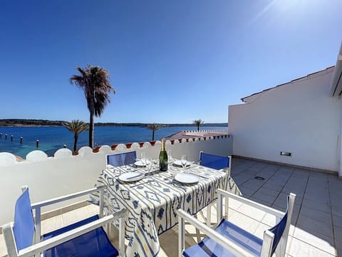 Spectacular terrace with sea views in Fornells