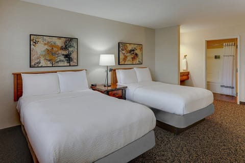 Comfortable Unit with 2 Double beds