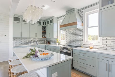 Beautifully appointed kitchen