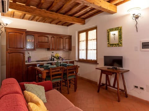 Table, Furniture, Picture Frame, Window, Wood, Couch, Lighting, Interior Design, Flooring, Houseplant