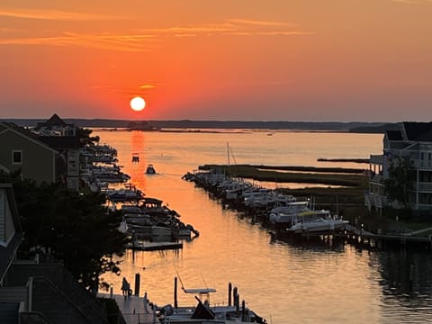 BALCONY-VIEW-OF-FIREWOR