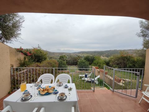 Snow, Sky, Mountain, Daytime, Building, Nature, World, Window, Cloud, Tree