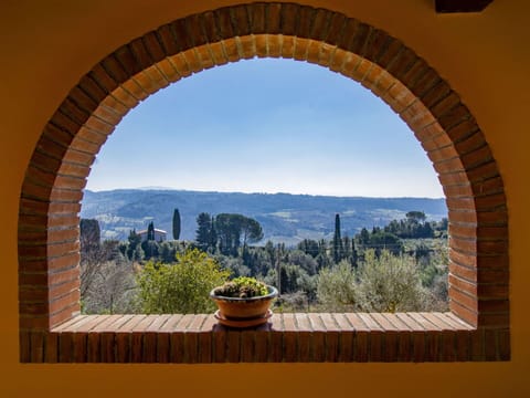 Building, Daytime, Sky, Plant, Tree, Arecales, Fence, Terrestrial Plant, Urban Design, Woody Plant