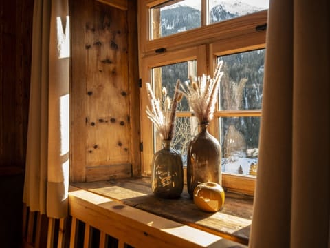 Window, Wood, Lighting, Building, Hardwood, Wood Stain, Tints And Shades, Flooring, Room