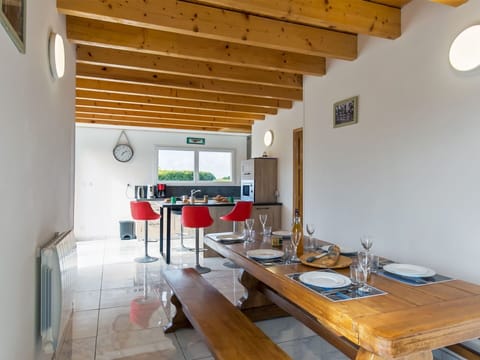 Property, Table, Building, Wood, Tableware, Interior Design, Lighting, Floor, Flooring, Hardwood