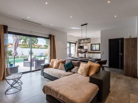 Plant, Furniture, Table, Property, Couch, Comfort, Azure, Wood, Architecture, Interior Design