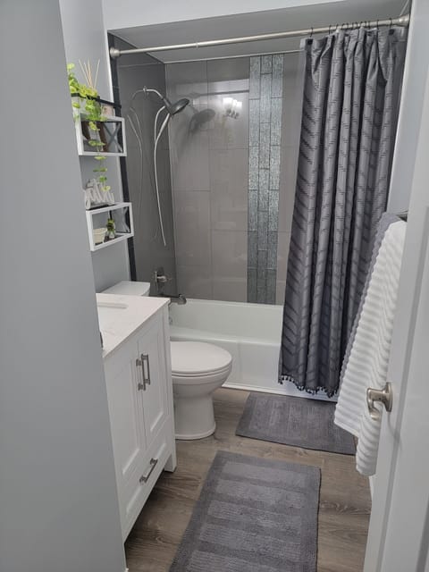 full bathroom with tub