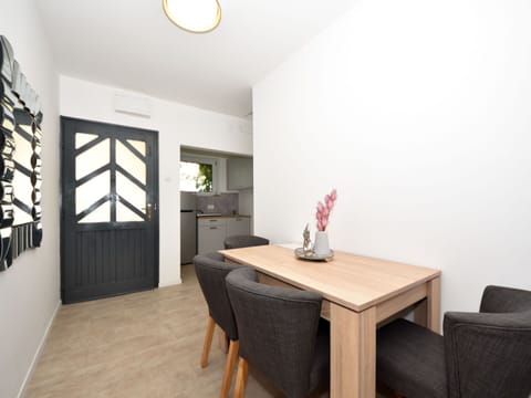 Table, Furniture, Wood, Lighting, Interior Design, Architecture, Flooring, Floor, Hardwood, Real Estate