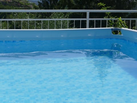 Water, Plant, Azure, Swimming Pool, Tree, Composite Material, Leisure, Rectangle