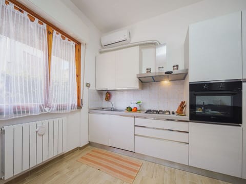 Sky, Building, Snow, House, Window, Tree, Slope, Door, Freezing, Cottage