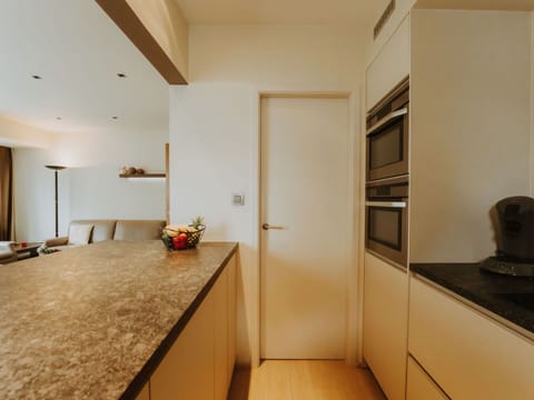 Cabinetry, Wood, Interior Design, Flooring, Floor, Building, Houseplant, Material Property, Hardwood, Real Estate