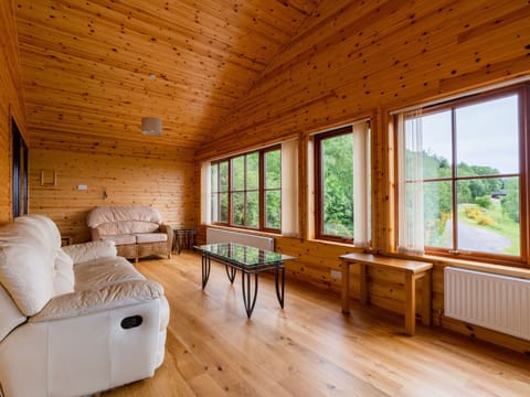 Property, Furniture, Window, Wood, Table, Flooring, Interior Design, Floor, Building, Comfort