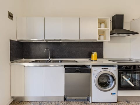 Kitchen Sink, Property, Cabinetry, Sink, Clothes Dryer, Washing Machine, White, Countertop, Kitchen Stove, Tap