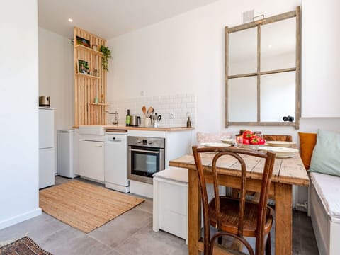 Cloud, Sky, Property, Building, Tree, Wood, Chair, Urban Design, Outdoor Furniture, Table