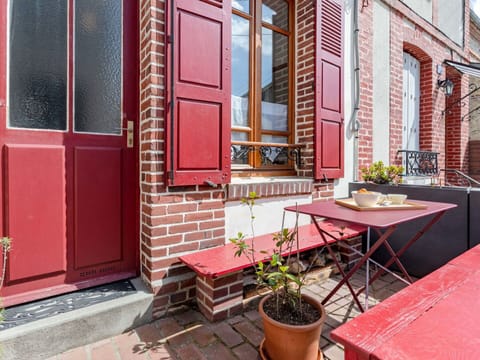 Cloud, Sky, Property, Building, Tree, Wood, Chair, Urban Design, Outdoor Furniture, Table