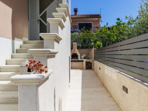 Property, Building, Wood, Sky, Wall, Floor, Plant, Facade, Real Estate, Flooring