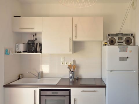 Cabinetry, Property, Countertop, Building, Kitchen Sink, White, Kitchen, Kitchen Appliance, Sink, Home Appliance