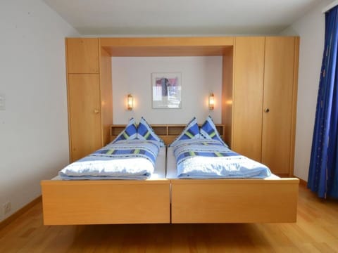 Building, Property, Furniture, Comfort, Blue, Wood, Bed Frame, House, Floor, Shade