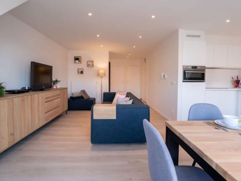 Table, Furniture, Cabinetry, Houseplant, Building, Wood, Comfort, Chair, Interior Design, Flooring