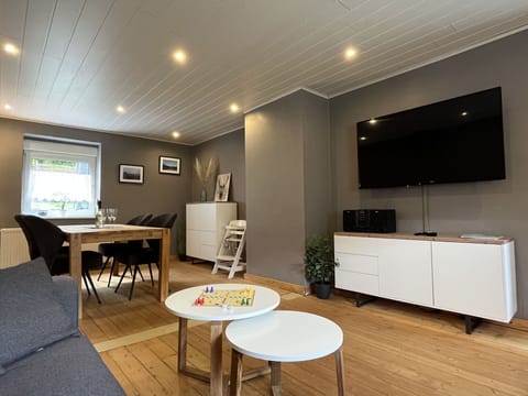 Furniture, Property, Table, Cabinetry, Interior Design, Chair, Wood, Flooring, House, Floor