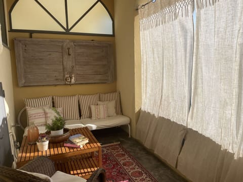 Building, Wood, Plant, Comfort, Shade, Interior Design, Flooring, Floor, Window, Houseplant