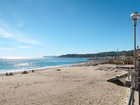 Cloud, Sky, Plant, Building, Tree, Window, Vegetation, Urban Design, Tower Block, Condominium