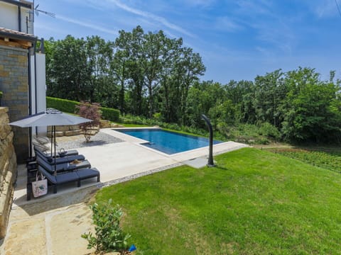 Plant, Sky, Property, Water, Cloud, Swimming Pool, Shade, Outdoor Furniture, Building, Land Lot