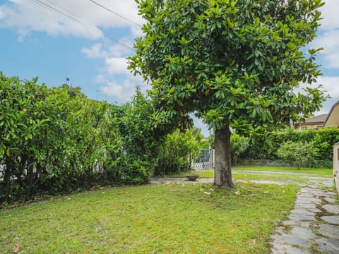 Water, Sky, Building, Window, Swimming Pool, Azure, Shade, Composite Material, Real Estate, Leisure