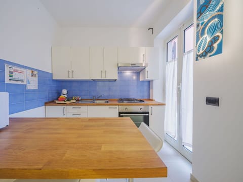 Water, Sky, Building, Window, Swimming Pool, Azure, Shade, Composite Material, Real Estate, Leisure