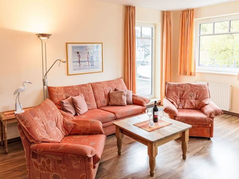 Furniture, Couch, Property, Table, Wood, Window, Interior Design, Comfort, Picture Frame, Floor
