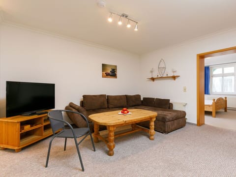 Furniture, Couch, Table, Comfort, Wood, Plant, Building, Interior Design, Houseplant, Flooring