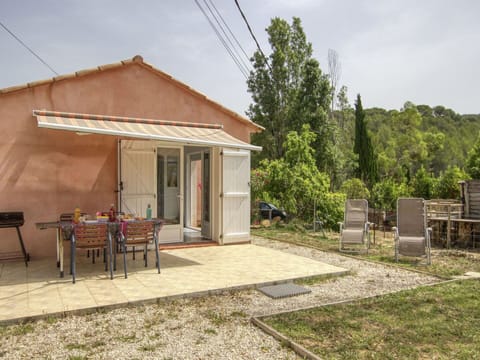 Flower, Plant, Furniture, Property, Window, Building, Green, Chair, Table, Sky